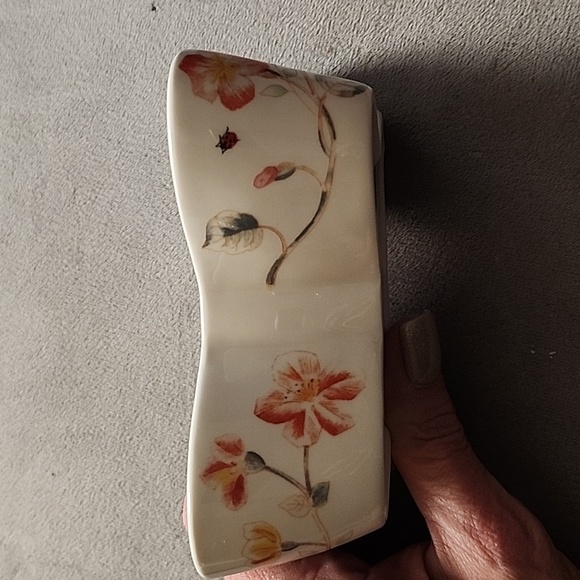 New Lenox Butterfly Meadow - Butterfly Shaped Bowl 🦋 - Picture 8 of 9